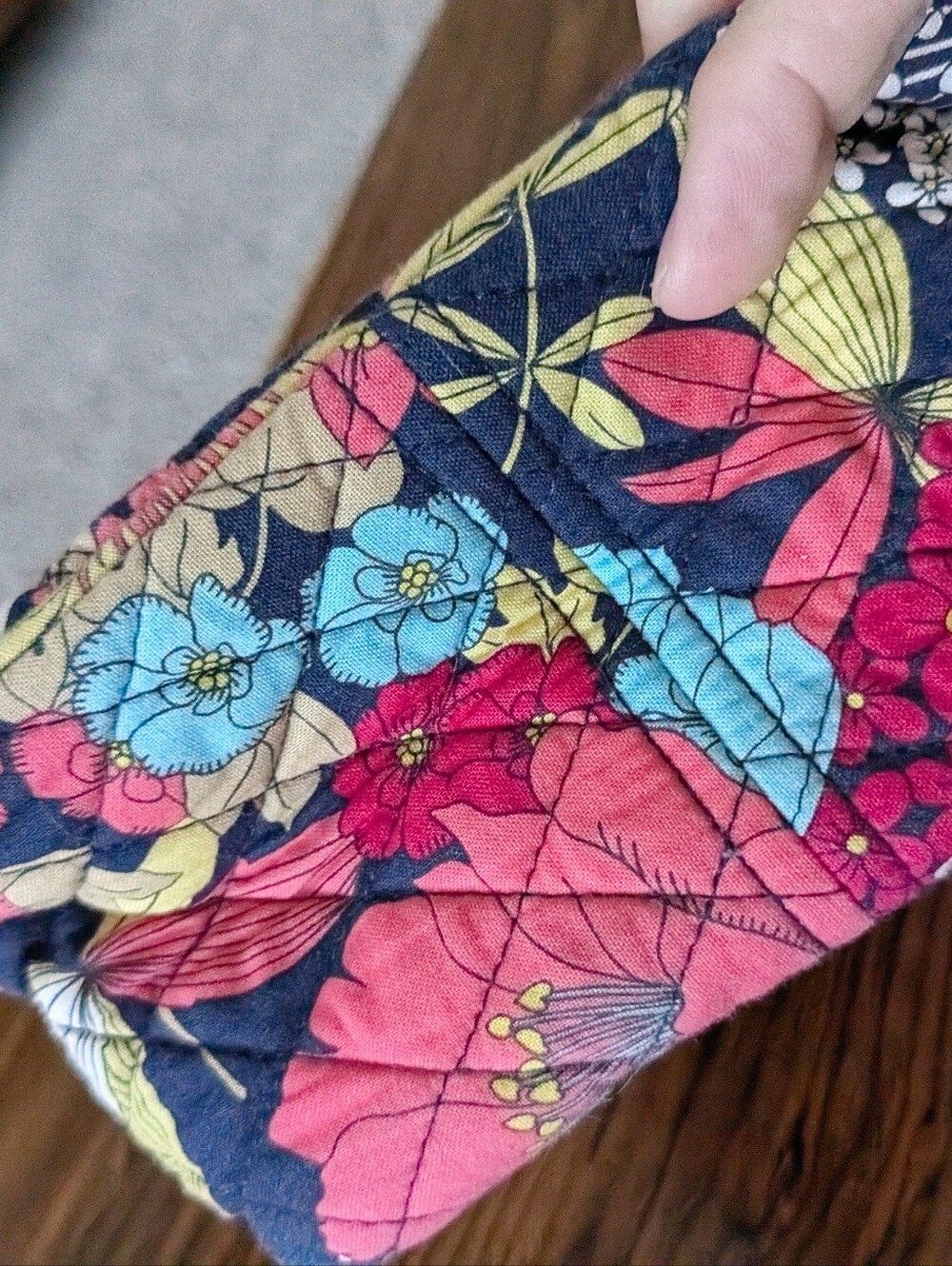 Vera Bradley Quilted Floral Lunch Bag Tote Compact Cosmetic Case Multi-Color - Picture 7 of 7